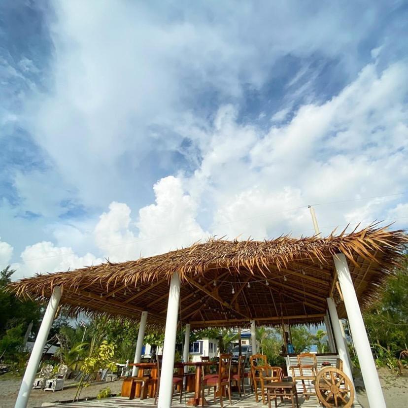 Club Monet Beachfront Resort By Cocotel Cabangan Zewnętrze zdjęcie